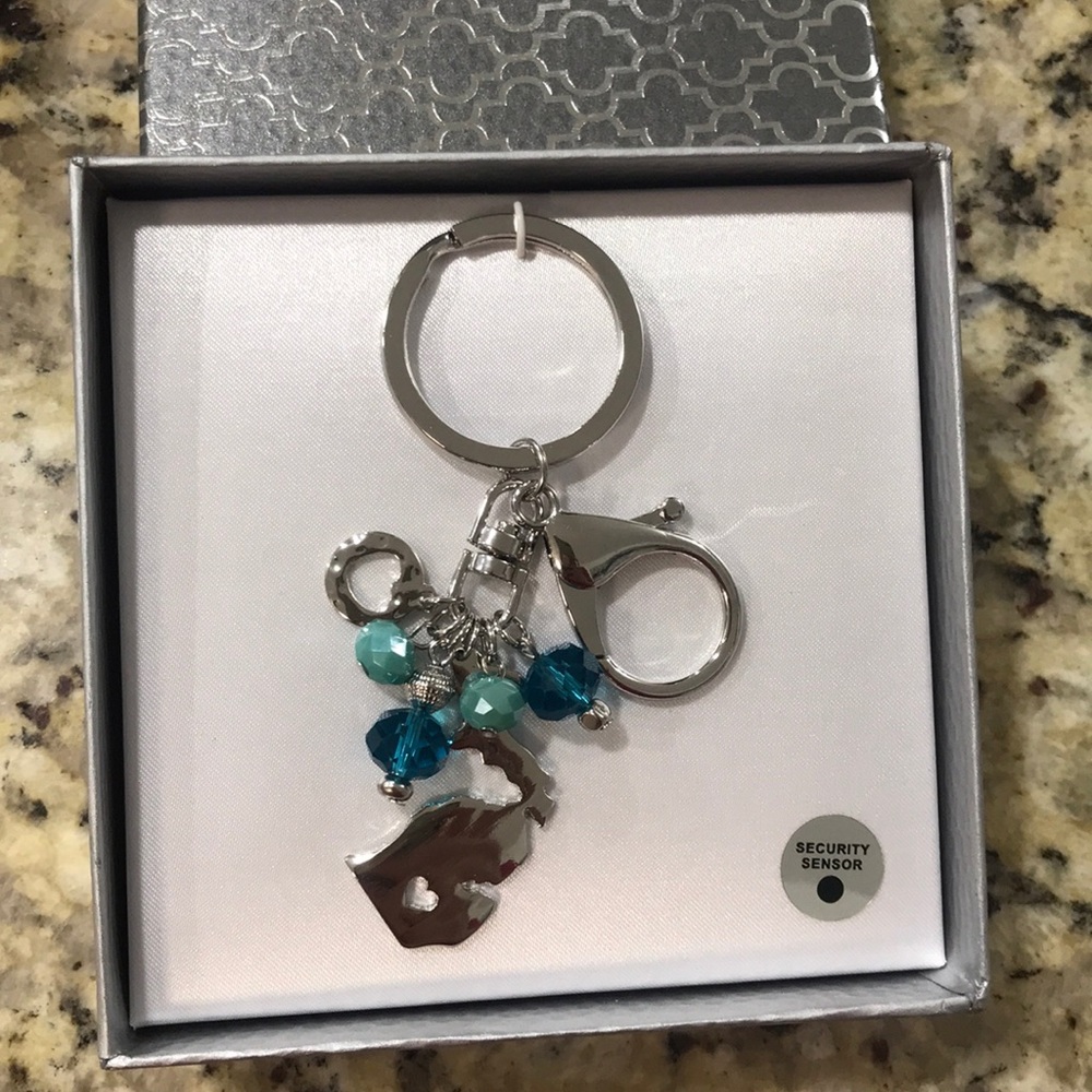 Pretty Michigan silver keychain in box, great gift